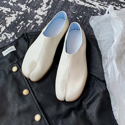 Sapatos de Dedo Dividido para Pata de Porco Femininos Verão Novo Sapatos de Ferradura Prateados Pessoas Preguiçosas Um Passo Plano Boca Rasa