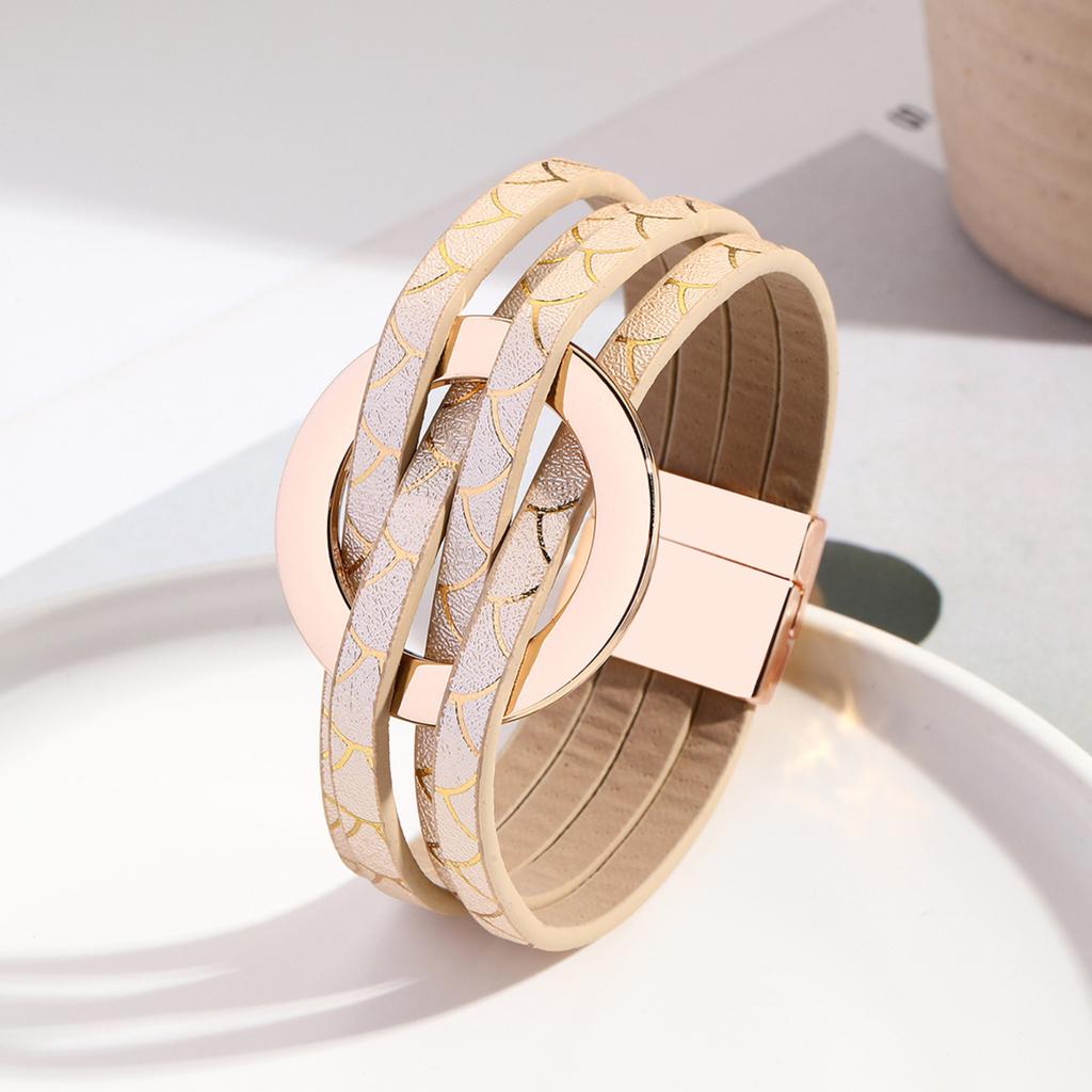 Cross-over Leder Damenarmband mit großen Metallring-Manschetten, Multi-Armband, Magnetverschluss.