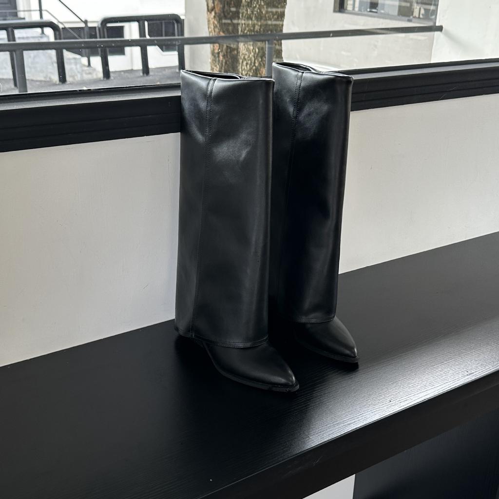 Herbst und Winter 2025 neue spitze Stiefel mit dickem Absatz Retro aber Kniestiefel High Heel Western Cowboy Stiefel Ritterstiefel