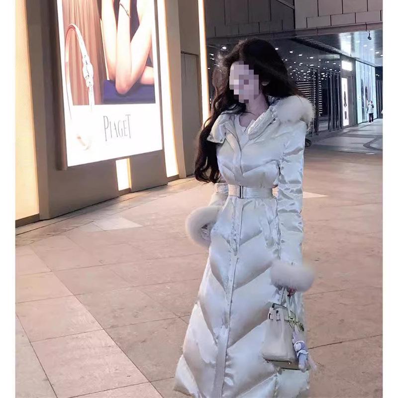 2024 Winter Women's Hooded Faux Fur Collar Long Padded Jacket