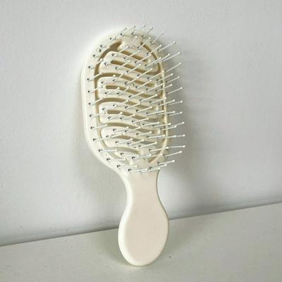 1 Stück Mini Hohl Tragbarer Stylingkamm, Haarbürste, Kamm, Haarwerkzeuge Für Friseursalon Haarschmuck Bürsten, Kantenbürste Haarkamm