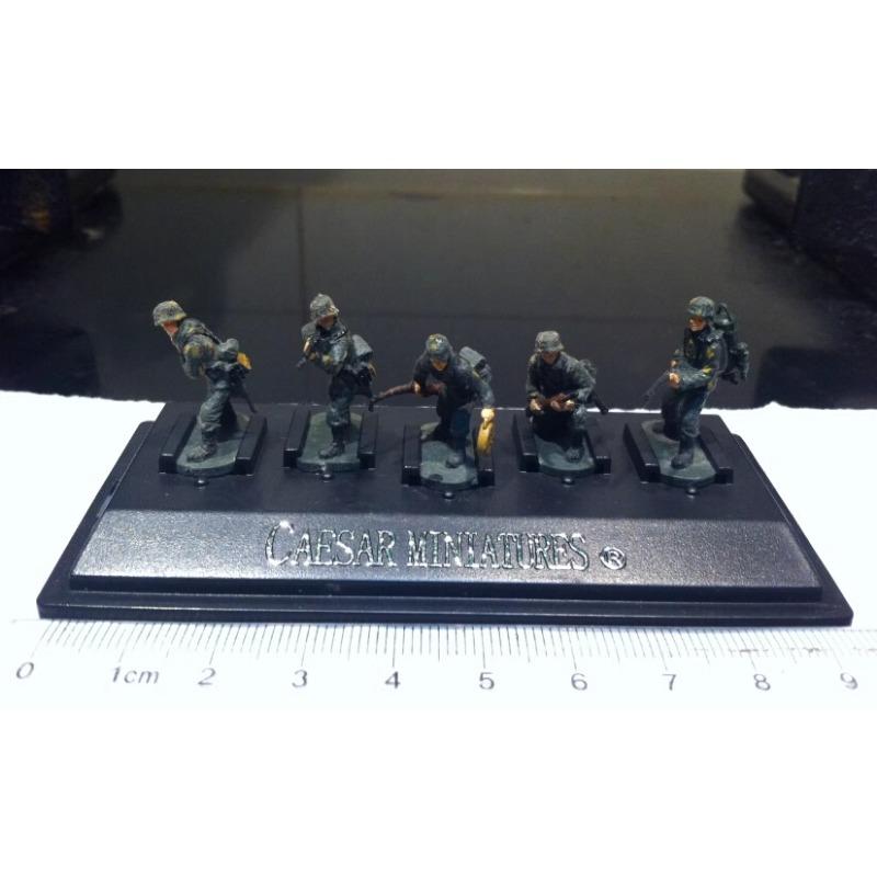 1/72 Scale Caesar P807 World War II German 5 Has Been Painted Box Version of The Tank Scene Soldier Model Collectible Toy Gift
