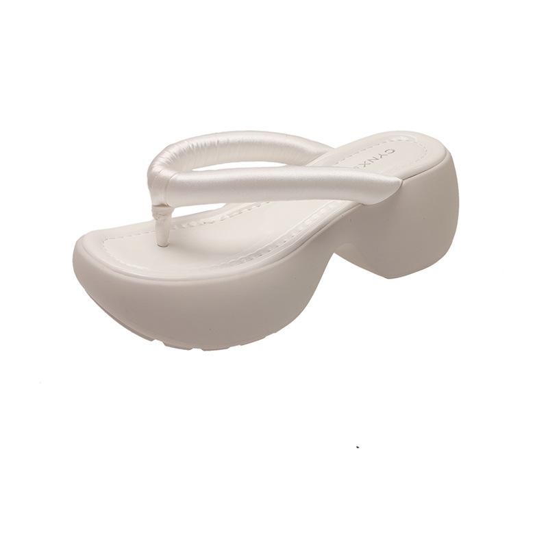 

Flip-flops women s summer wear 2025 new muffin thick-bottomed versatile clip toe bread cold slippers 35