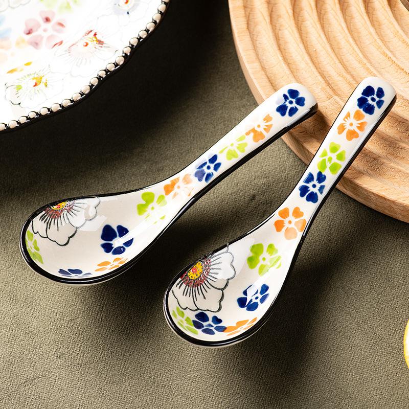 Japanische Keramik-Suppenlöffel Haushaltsgeschirr Blumenmuster Design Keramik Küche Suppen-Reislöffel Esslöffel Zubehör