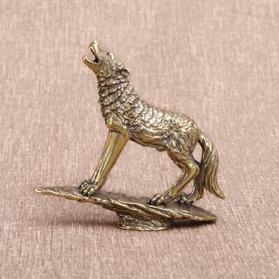Vintage Brass Grassland Wolf Statue Creative Micro Carved Wolf Totem Decoration Crafts Home Decor Metal Animal Ornaments Gifts