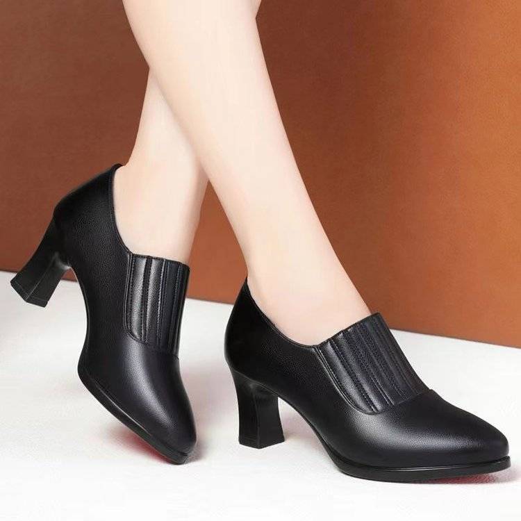 

2025 new soft leather soft sole deep mouth single shoes with skirt middle-aged women s shoes spring and autumn mother shoes leather shoes women 39