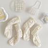 Chaussettes blanches simples, polyvalentes, jolies, nœuds papillon, petites fleurs, chaussettes tube moyennes pour femmes, Kawaii Harajuku Jk Lolita, chaussettes en coton pour filles