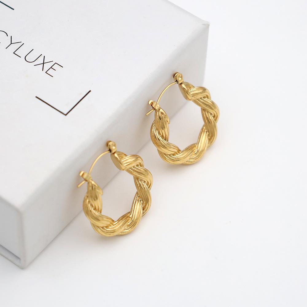 Accessories French Light Luxury Geometric Titanium Steel Ear Buckle Women'S Niche Personality 18K Gold Twist Earrings, High Sense