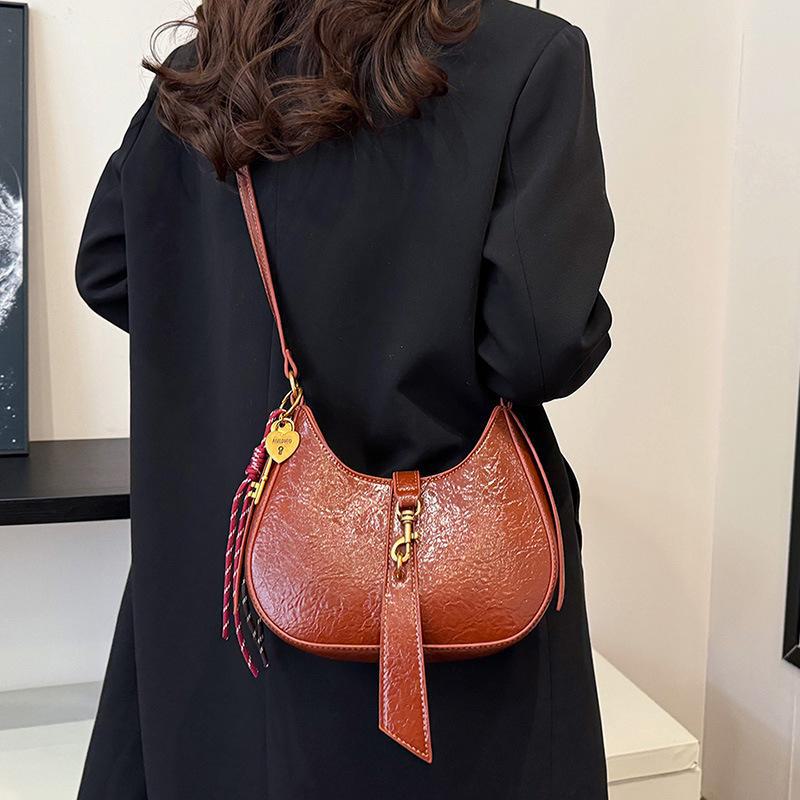 2024 Women's Retro Soft Leather Crescent Shoulder Bag - Textured, Stylish, and Commuter-Friendly