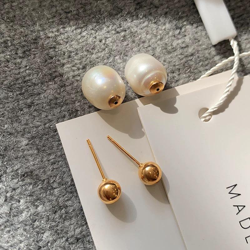 Elegant Freshwater Pearl Earrings: 925 Sterling Silver, Versatile and Fashionable Design for Women.