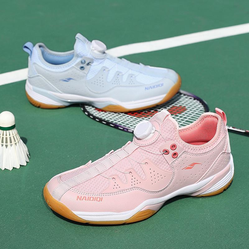 New Badminton Shoes Male and Female Students Breathable Sports Shoes Professional Shock Absorption Volleyball Shoes Tennis Shoes Comprehensive Trainin