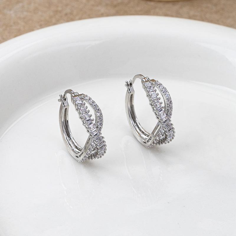 New Personalized Zircon Lines Crossed Ear Buckles Women's Elegant Fashion Design Ins Cold Wind Temperament Versatile Earrings