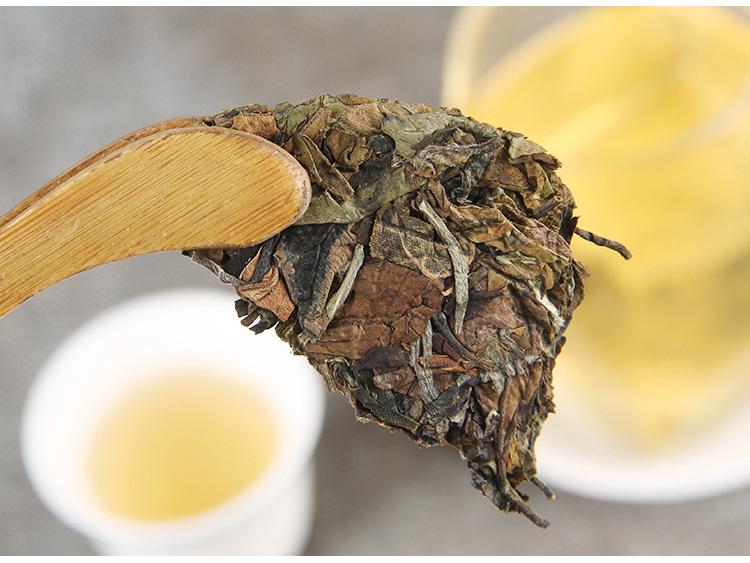 Yunnan High Mountain Ancient Tree White Tea Cake - 100g, Sun-Dried with Honey Aroma