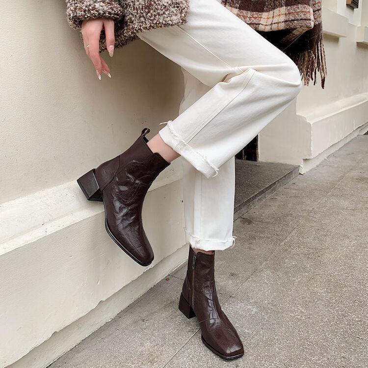 

British retro square head thick heel short boots women s spring and autumn 2025 new elastic cloth middle heel Chelsea boots 39