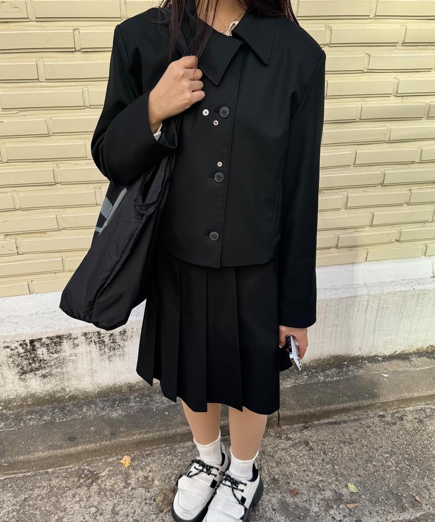 Lougeu Pendant Detail Pleated Skirt_Black