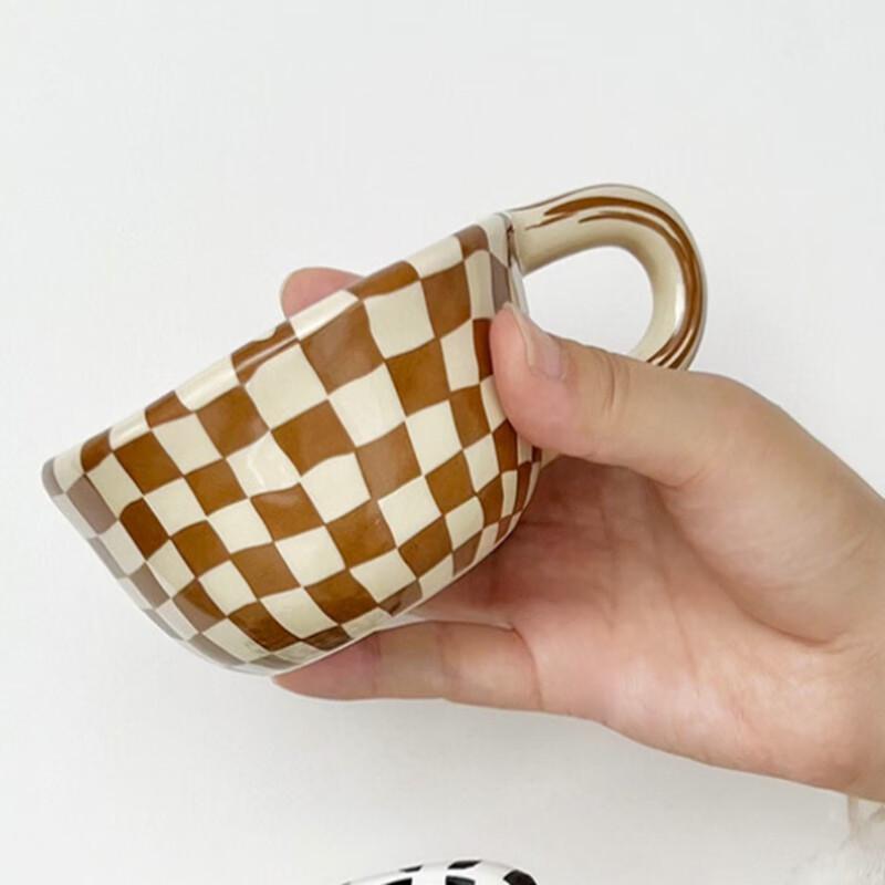 Retro Chessboard Ceramic Coffee Mug Set