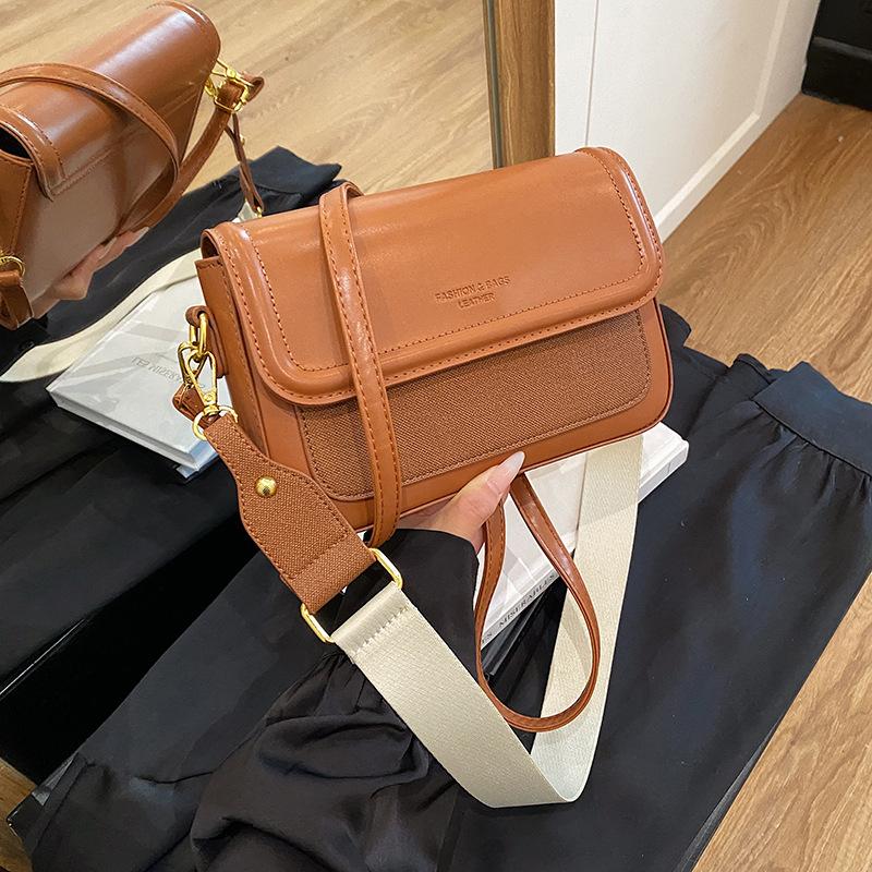 New simple solid color women's bag texture popular Japanese contrasting color shoulder bag niche foreign style messenger bag