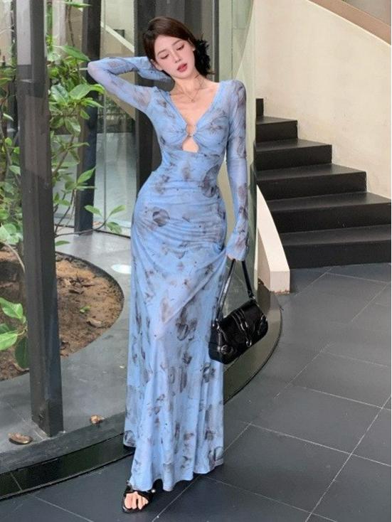 

Elegant Royal Blue Floral V-Neck Slimming Hip-Hugging Dress - New Autumn Arrival Medium