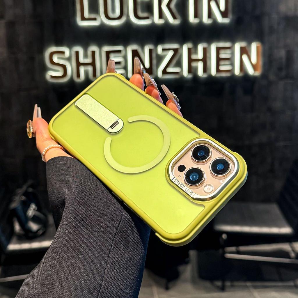 The new skin-sensitive magnetic suction bracket mobile phone case is suitable for Apple 16Promax hidden bracket with magnetic attraction 13/14.