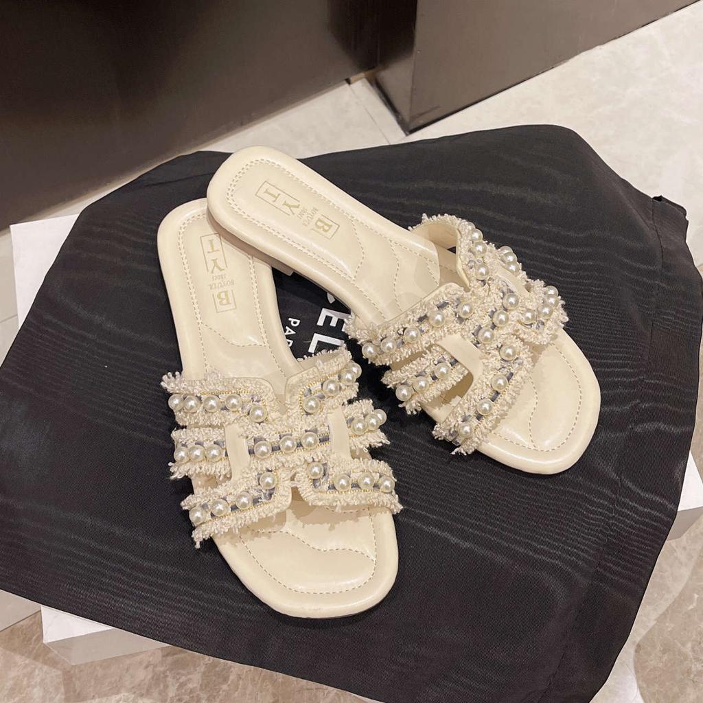 Summer New Xiaoxiangfeng Flat-bottomed Slippers Women Wear Spring Soft-bottomed Fairy Versatile Pearl Beach Sandals