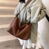 Bag Women's Casual New Retro Large-capacity Commuting Large Bag Casual One-shoulder Messenger Tote Bag Autumn and Winter