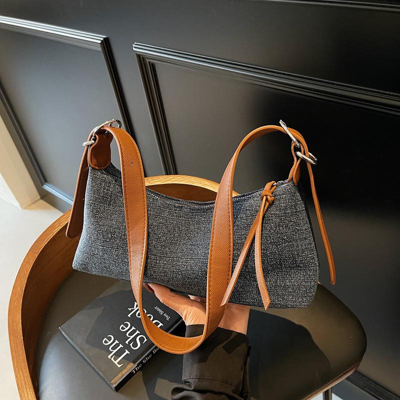 

Bag Summer Premium Niche Handbag 2025 New Denim Pillow Bag Fashion Shoulder Crossbody Bag 29*8*12