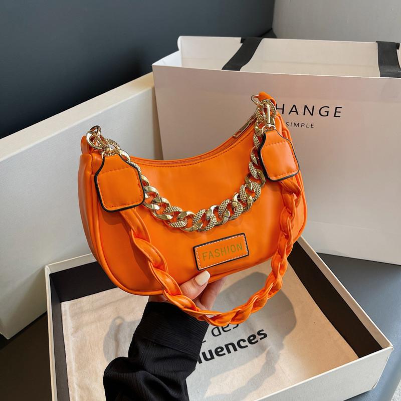 Chic Small Pu Leather Women's Chain Shoulder Bag With Zipper Closure For Everyday Style