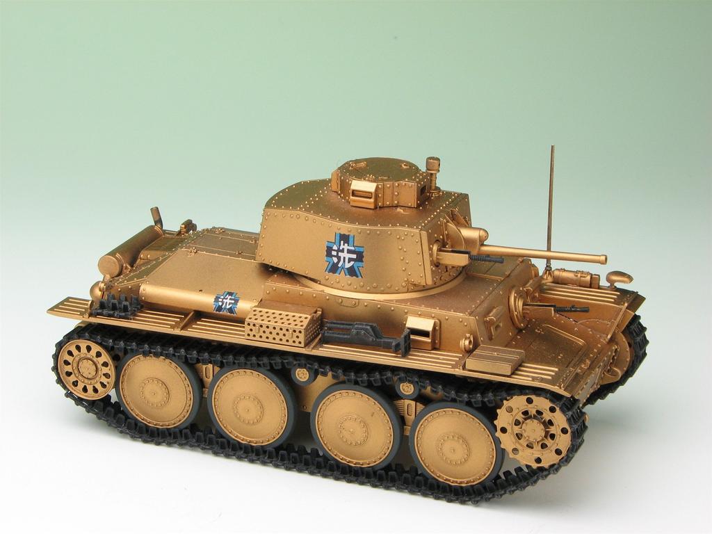Platts Girls Panzer 38 Tank Team Ver Scale Plastic Model & (t) Kame-san 1/35
