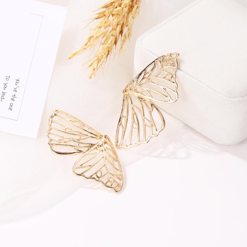 Pendientes Exagerados Huecos con Forma de Abanico y Ala de Mariposa - Pendientes de Tuerca Creativos de Moda