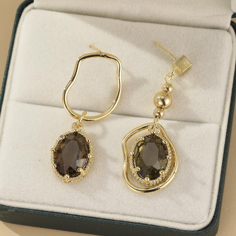 Fashionable Ol Style Copper Earrings With Chic Vintage Appeal For Women