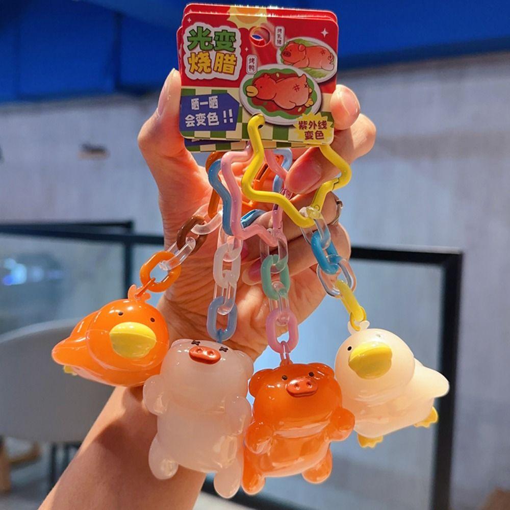 Breloc Cartoon Schimbător de Culoare Miel Fript Sensibil la UV Decor Agățat pentru Geantă Cheie