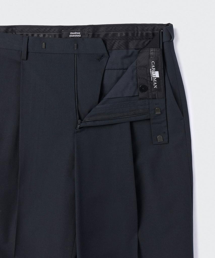 MUSINSA STANDARD Light Plain One-Pleat Wide Hidden Elastic Waist Slacks [Navy]