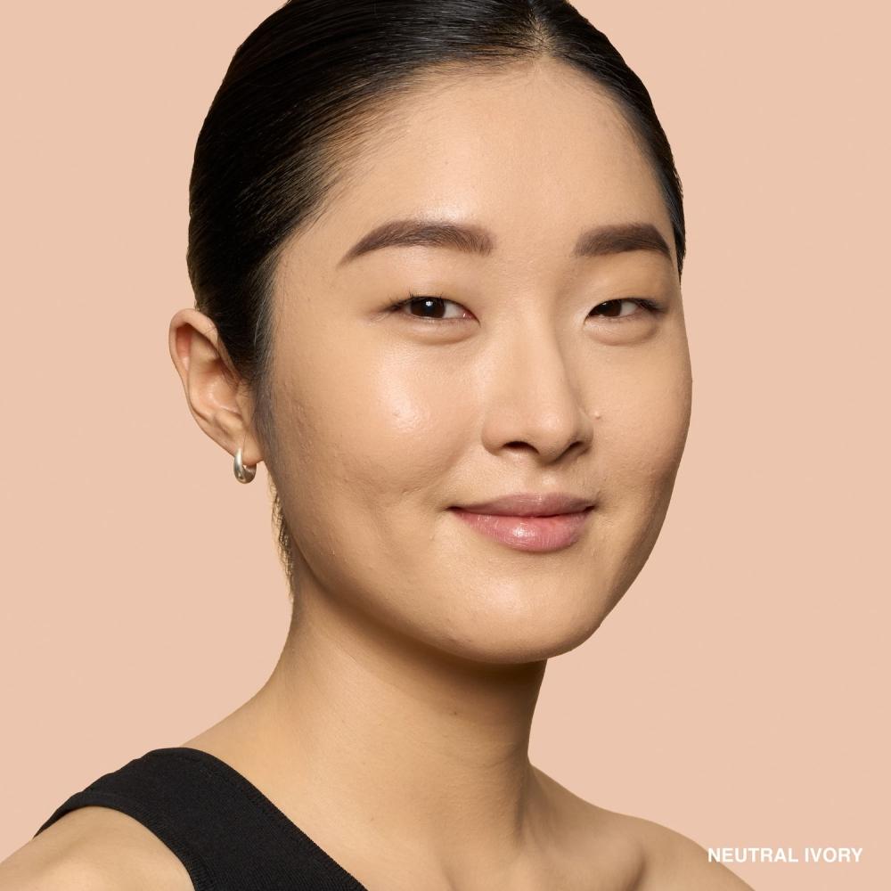 Bobbi BrowN Weightless SkiN Oil CoNtrolliNg FouNdatioN Spf 15 1 Oz Neutral Ivory  N 020 