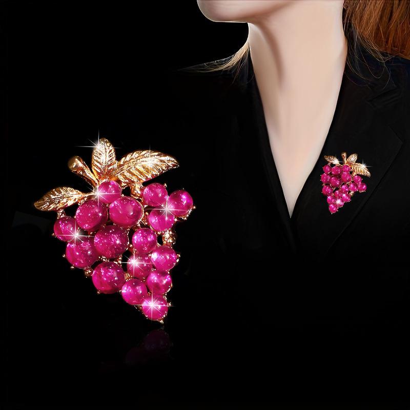 Elegant Light Purple Grape Brooch for Women - Luxury Corsage Pin for Suits and Coats