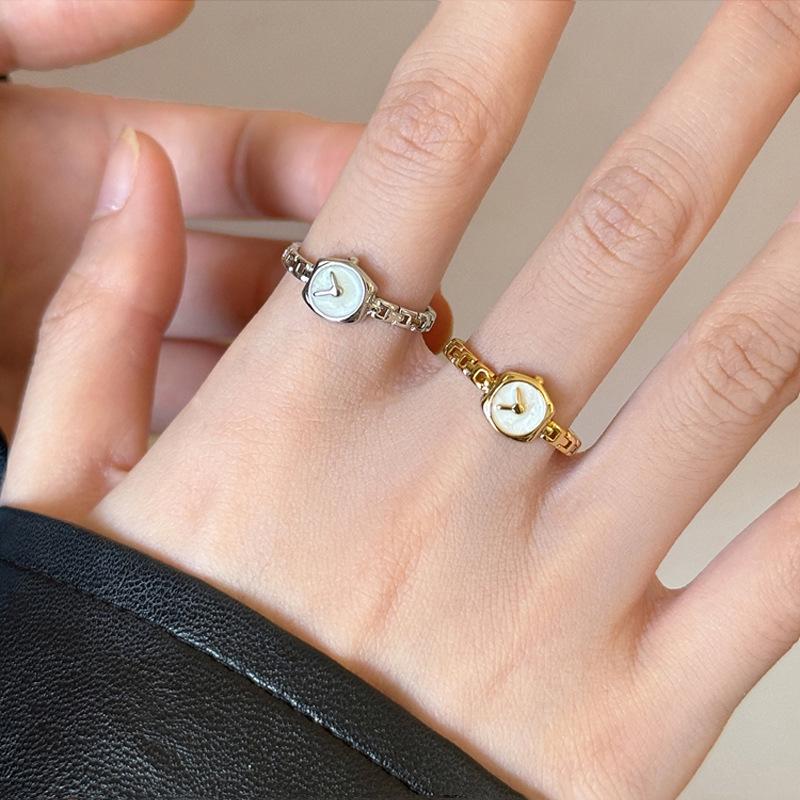 Exquisite 2025 Women s High-End Adjustable Reverse Clock Ring Golden Reverse Direction Clock Ring