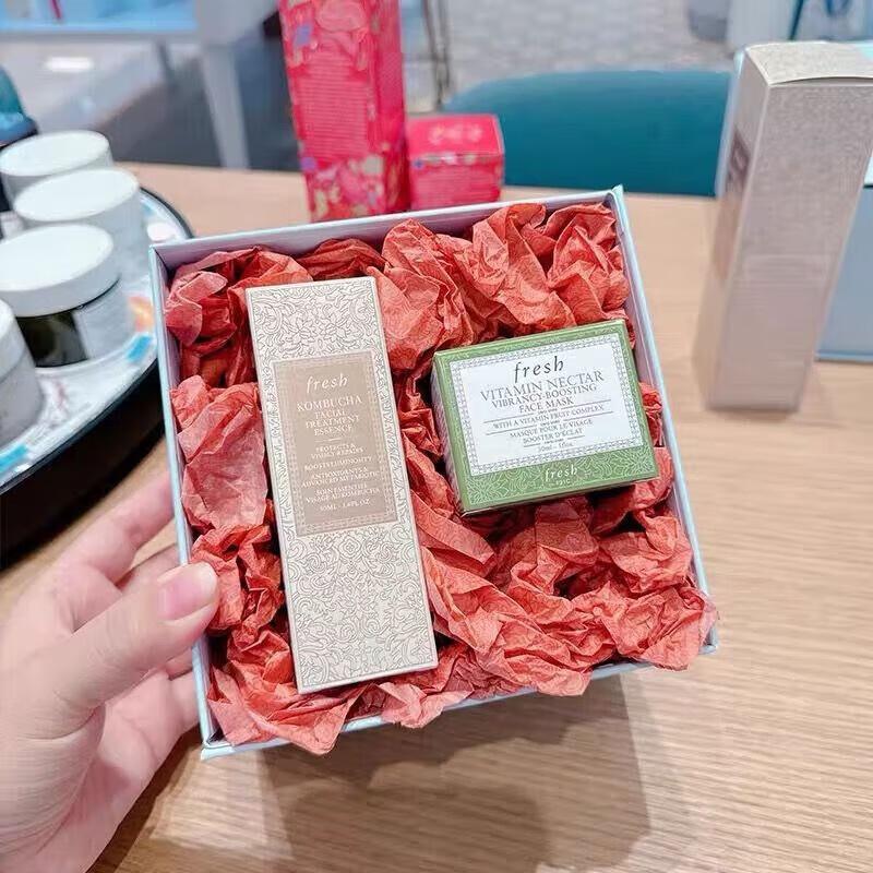 Fresh Red Tea Water & Fruit Crisp Mask Gift Set