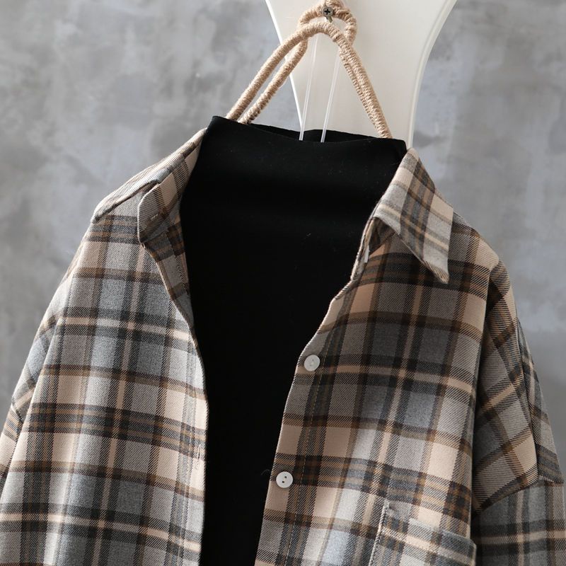 Trendiges kariertes Hemd für Damen, locker sitzend und stilvoll schlank machend mit Vintage-Hongkong-Flair, ideal für Frühling/Herbst