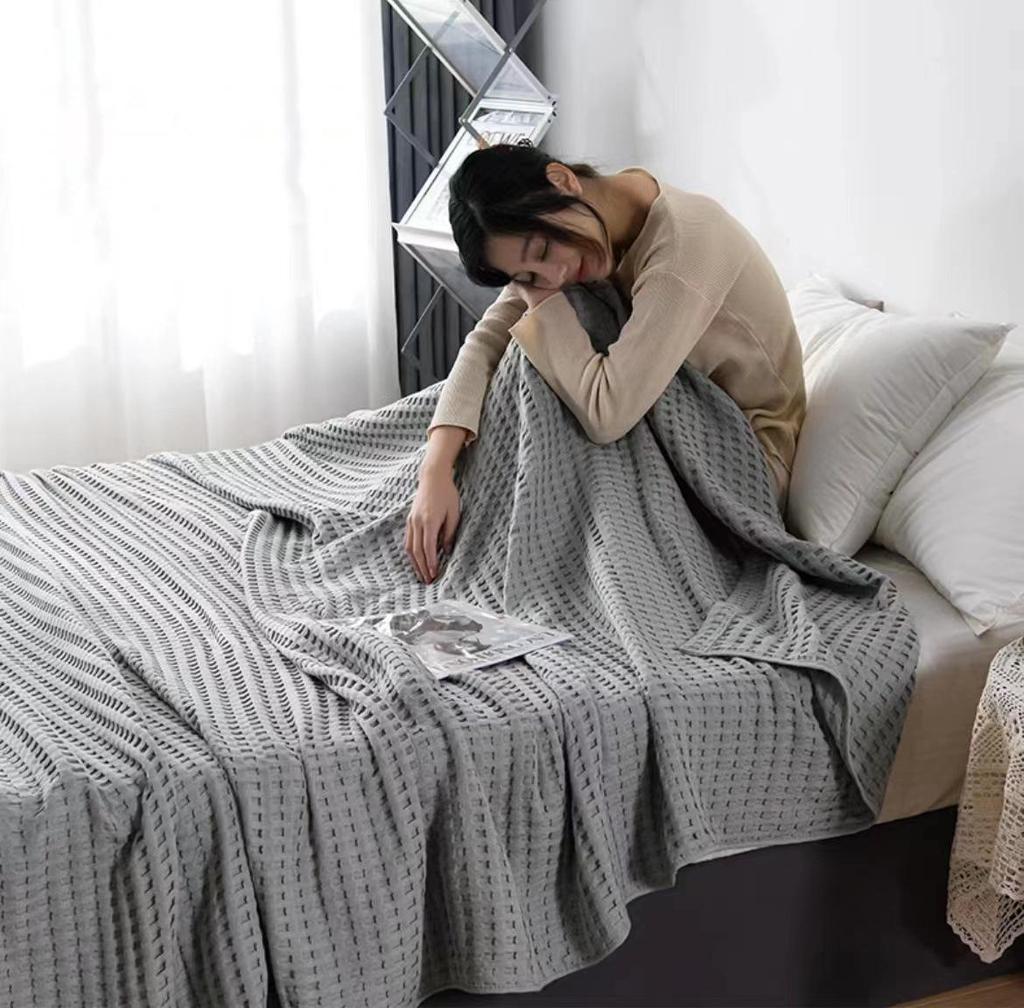 Waffle Weave Skin-Friendly Breathable Office Air Conditioning Nap Blanket