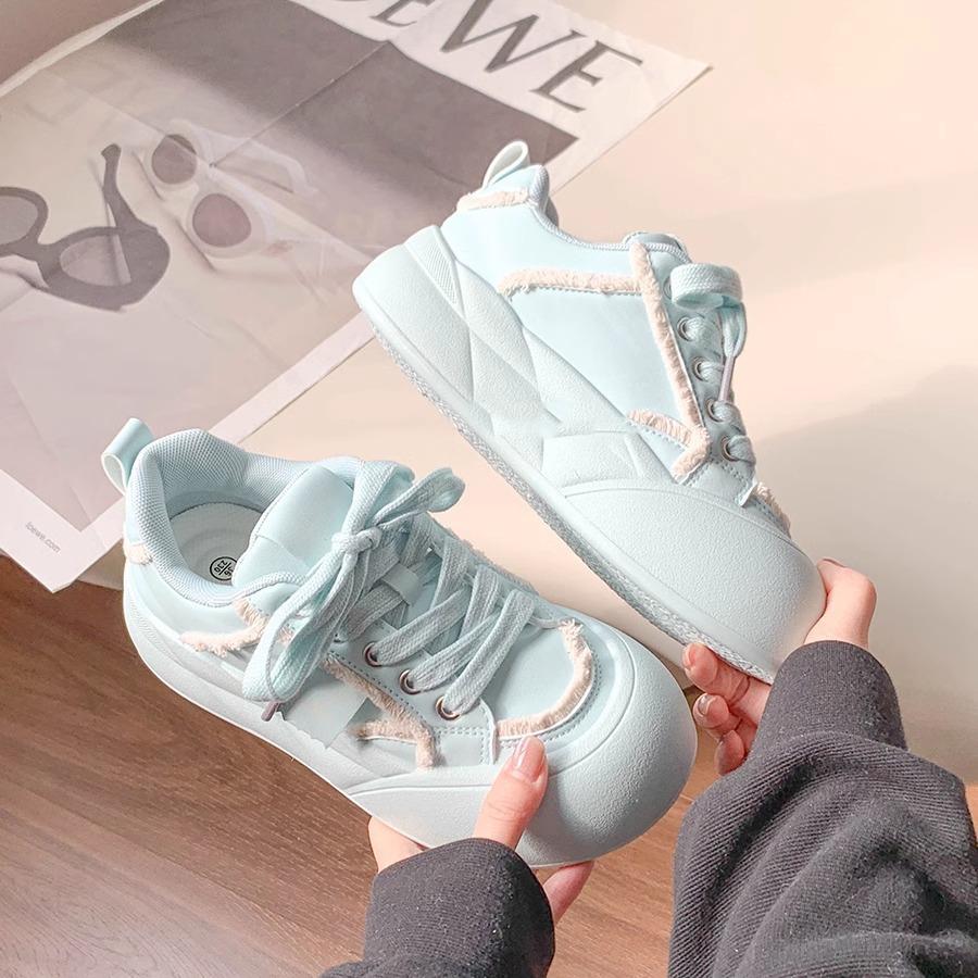 Dámské boty na platformě bílé boty mašle chleba všestranné nové boty korejské 2025 boty niche nesrážejí se