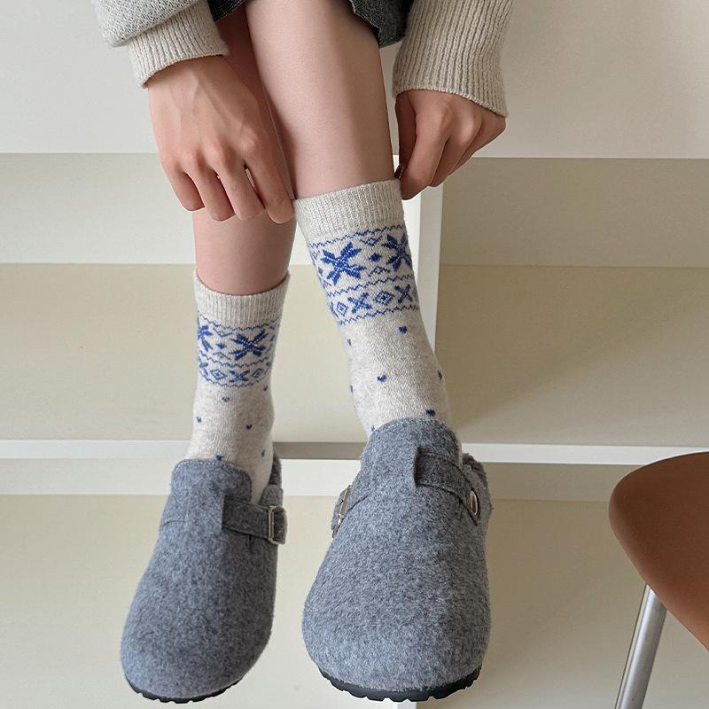 Wind Wool Socks Mid-Leg Socks Thickened And Warm Small Love Long Socks