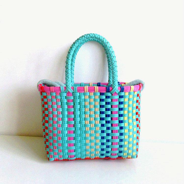 2022 Bunte gewebte Umhängetaschen für Damen Sommer Strandtasche Marken Crossbody-Tasche Niedliche Geldbörsen und Handtasche Luxus Designer-Tasche