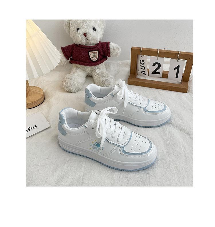 Women's shoes astronaut little white shoes women's 2025 new spring and autumn breathable platform sports and leisure board shoes ins tide