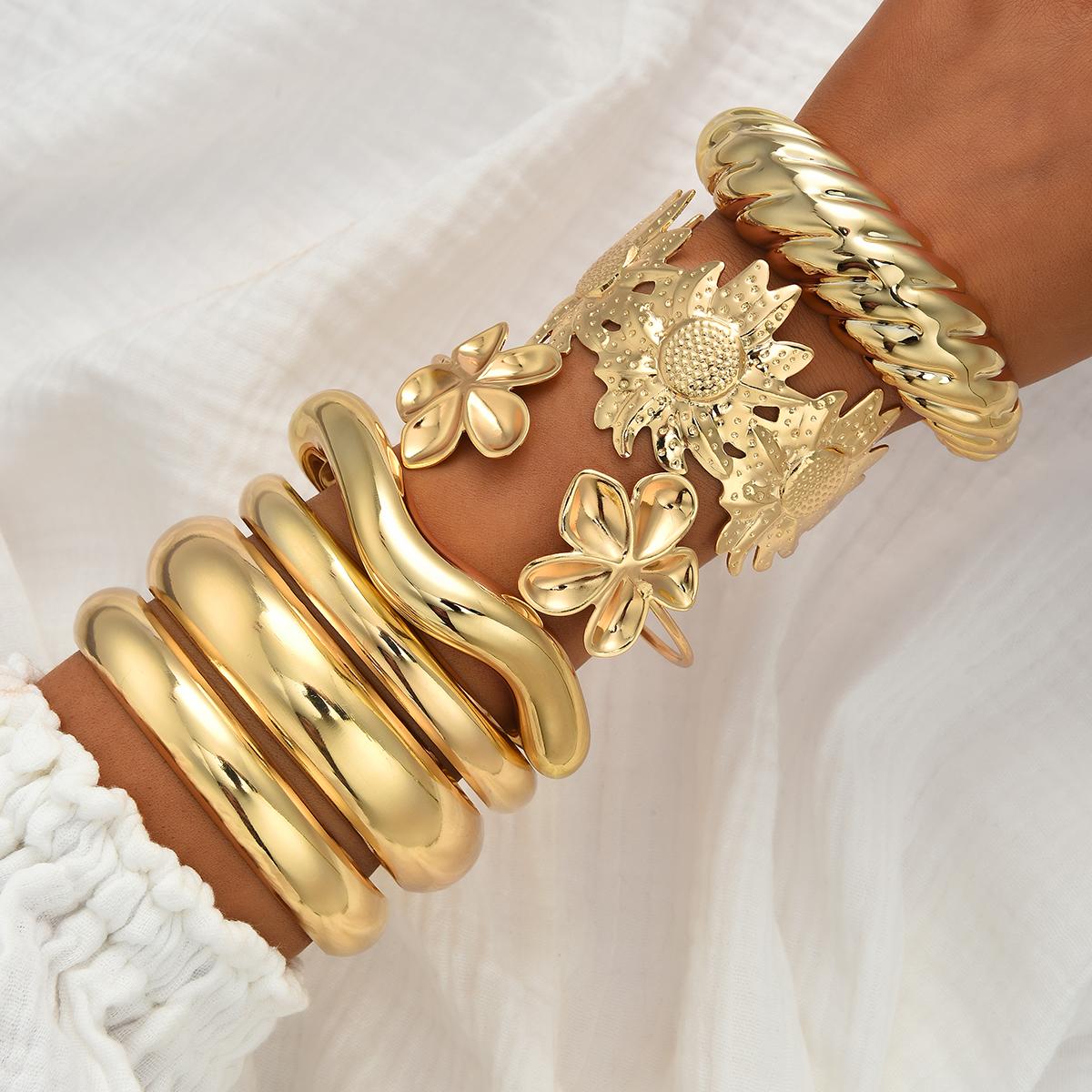

7Pcs Gold Color Sunflower Smooth Wave Cuff Bangle Set For Women Chunky Floral Wavy Stackable Bracelets Minimalist Trendy Jewelry