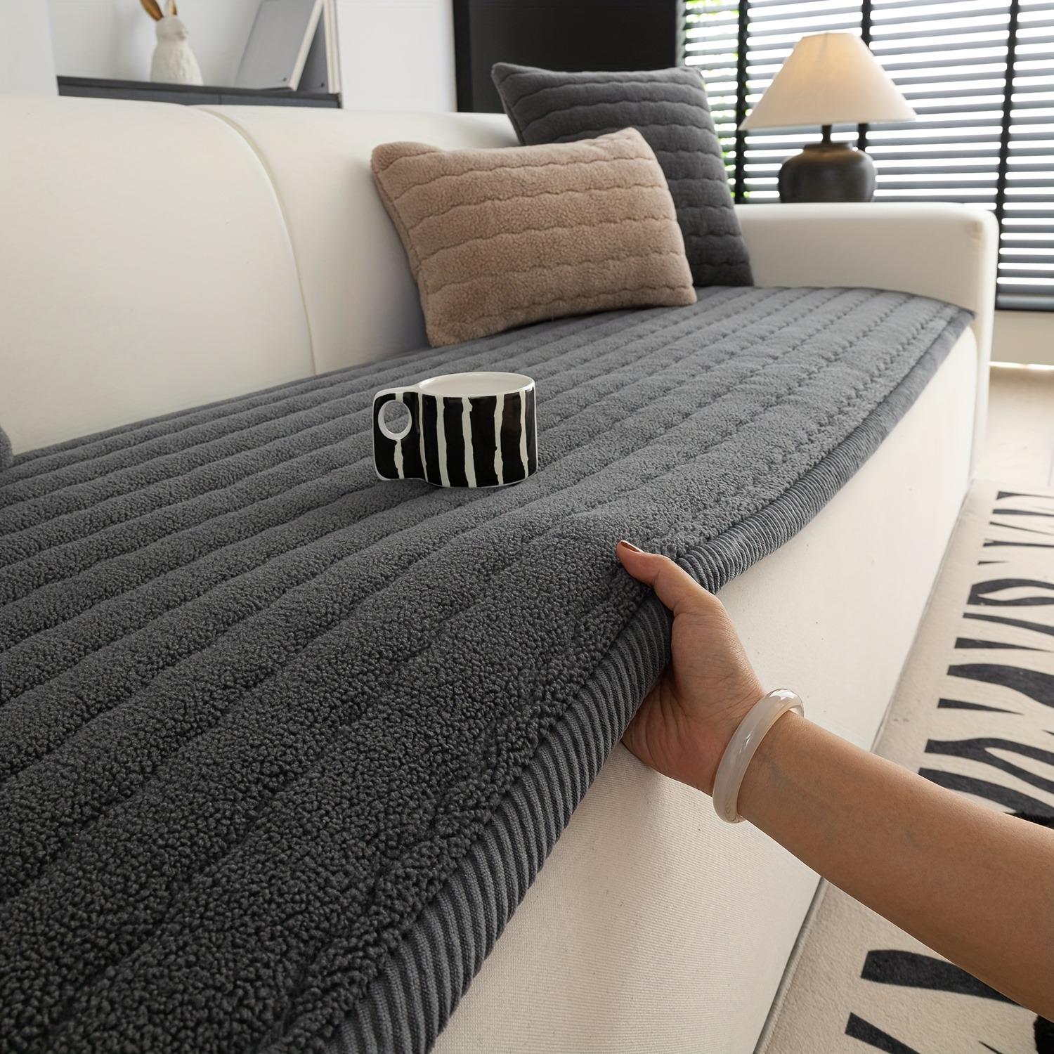 

1pc Contemporary Style, Thick Fleece Quilted Sofa Cover - Soft, Non-Slip Polyester Fabric, Pet-Friendly, Machine Washable 27.6x59inch