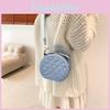 Trendy Casual Round Shoulder Bag Fashionable Handbag With Quilted Stitching And Zipper