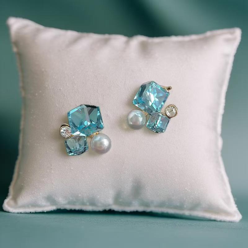 Blue Crystal Sugar Pearl Stud Earrings for Women – Fresh Chic Luxury Style