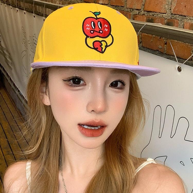 Cute Little Apple Embroidered Flat brimmed Baseball Hat for Women American Hip Hop Face Showing Small Duckling Cap Big Head Color Blocking Hat