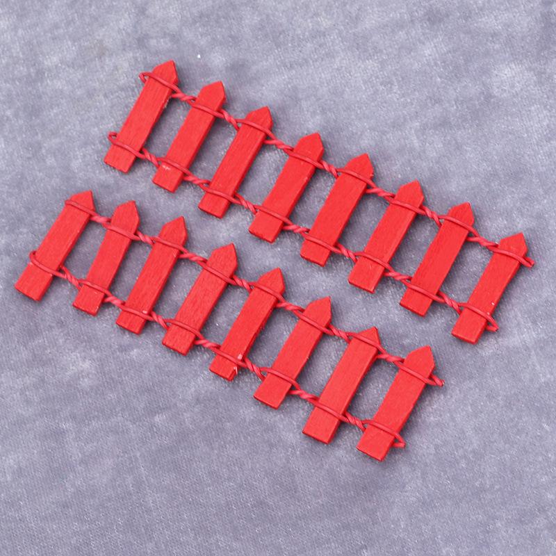 Mini Dollhouse Fence Set: 1:12 Scale (2 Pieces)
