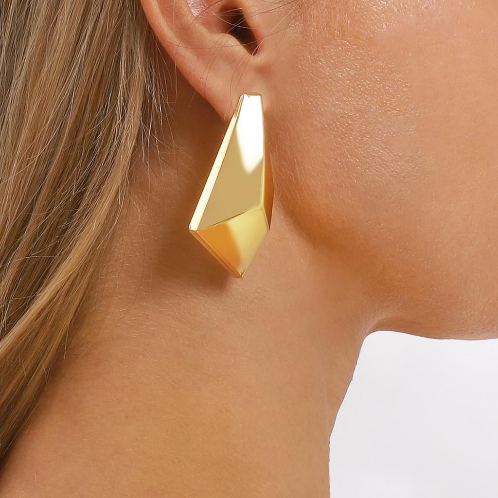 Boucles d'oreilles géométriques 3D irrégulières style européen américain pour femmes Mode Élégantes Quotidiennes Polyvalentes Clous d'oreilles pour femmes