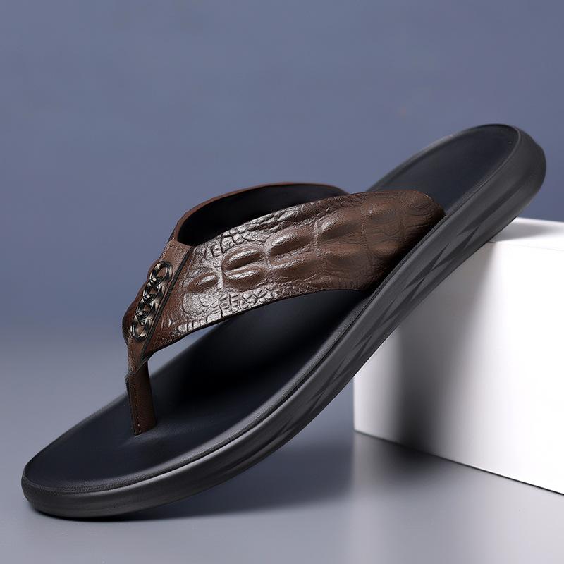 

Мода 2024 года, дизайнерские новые мужские тапочки из мягкой кожи с крокодиловым узором на плоской подошве, модные ретро-туфли для отдыха на пляже 44